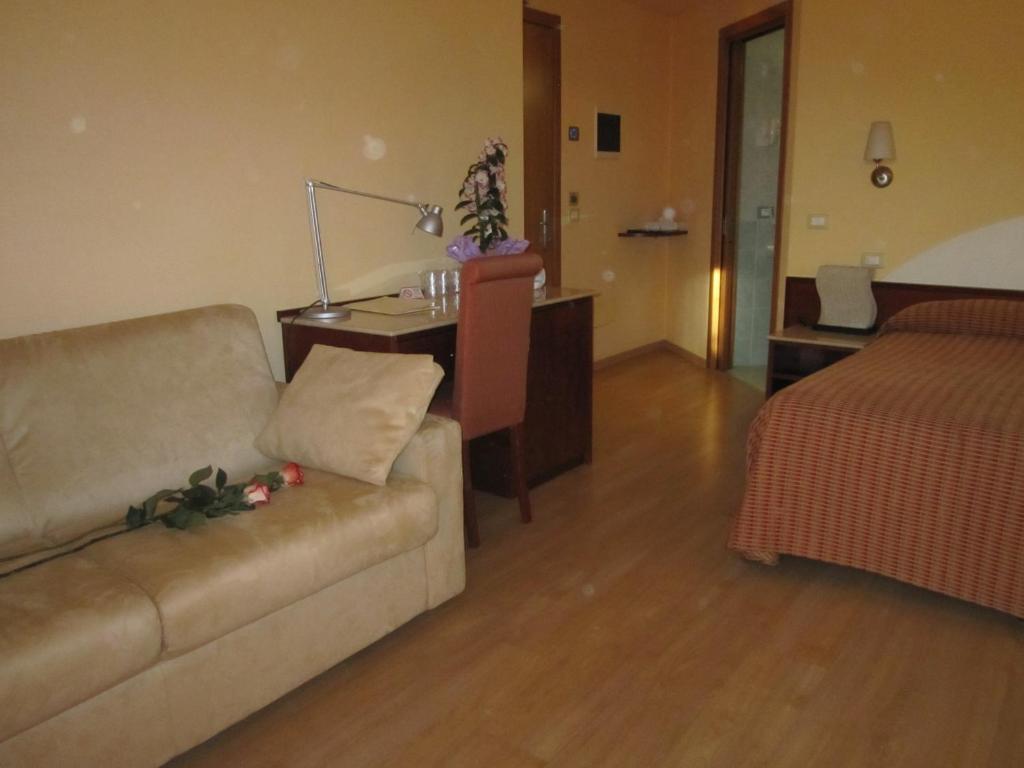 Hotel Al Sole - Enjoy Holiday Cavaion Veronese Ngoại thất bức ảnh